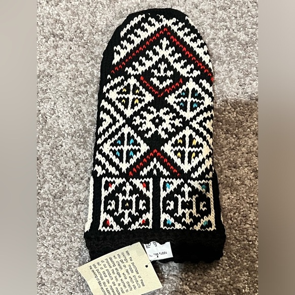 BH CRAFTS Slipper Socks that travel the globe -   Buy with Purpose - Picture 2 of 8